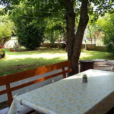 Apartment Drenovica Pula Exterior photo